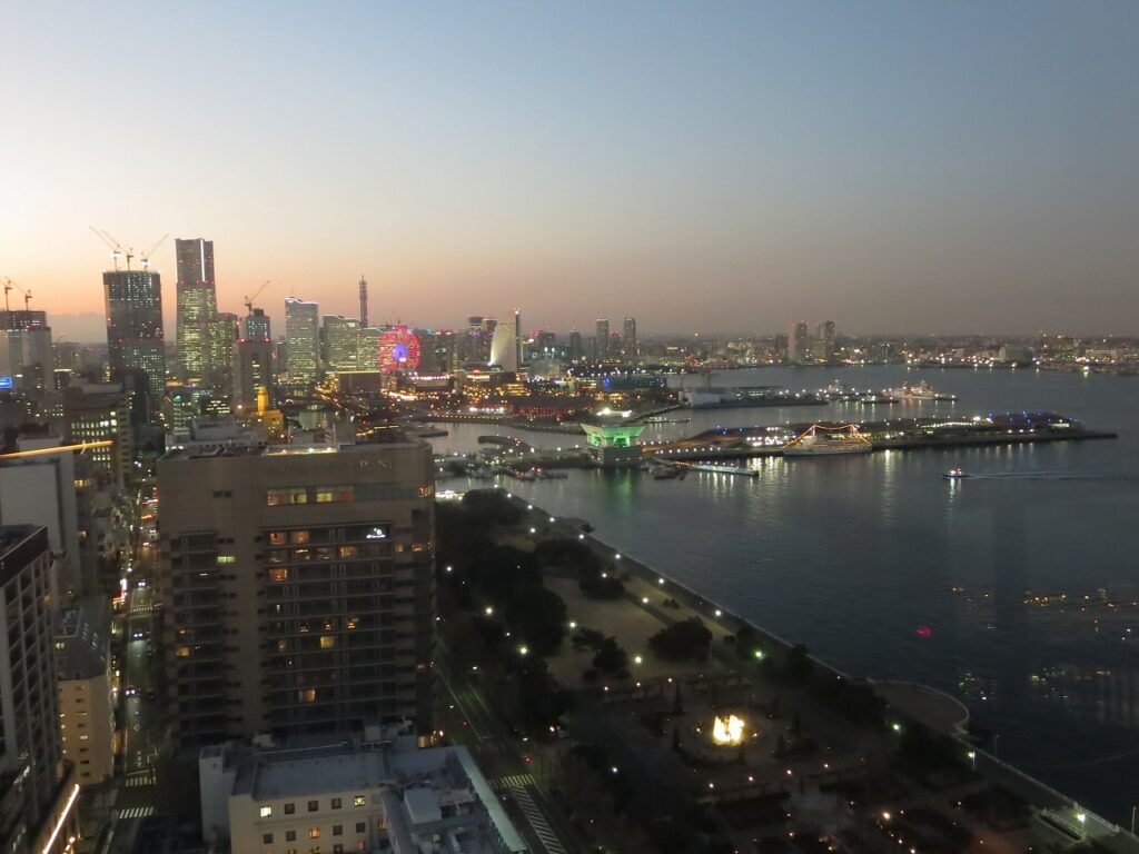 横浜デートの定番！マリンタワーから見下ろす横浜の夜景